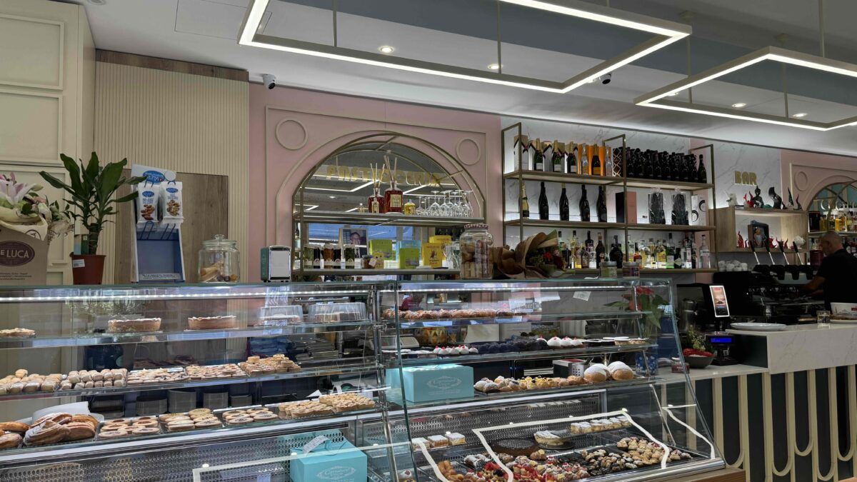 Pasticceria Vittorio Carraturo: il restyling a Chiaia